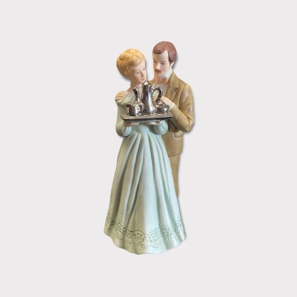 Vintage | 1983 Treasured Memories 25th Anniversary Figurine - Picture 1 of 4